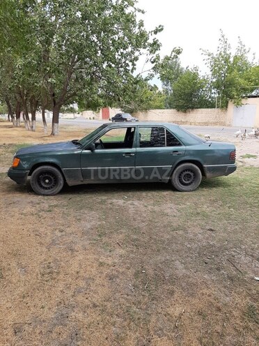 Mercedes E 200 1992, 56,324 km - 2.0 l - Salyan