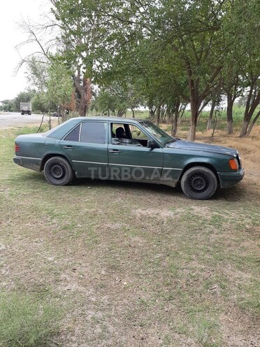 Mercedes E 200 1992, 56,324 km - 2.0 l - Salyan