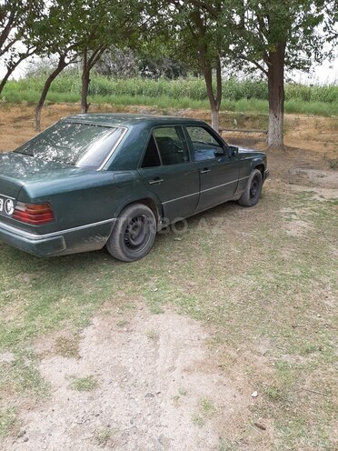 Mercedes E 200 1992, 56,324 km - 2.0 l - Salyan