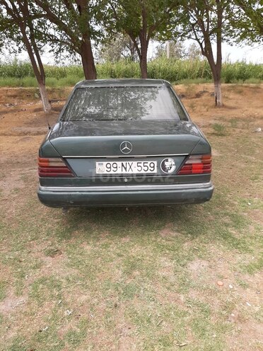 Mercedes E 200 1992, 56,324 km - 2.0 l - Salyan
