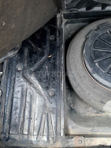 Mercedes E 200 1992, 56,324 km - 2.0 l - Salyan
