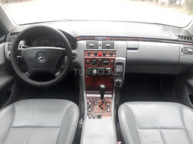 Mercedes E 220 1999, 265,324 km - 2.2 l - Sumqayıt