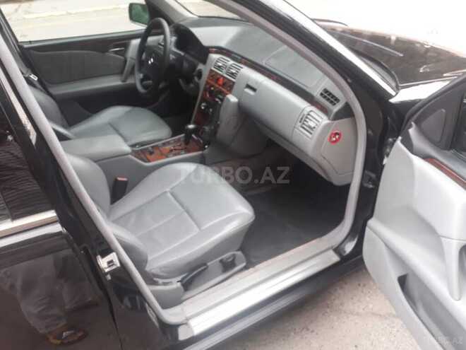 Mercedes E 220 1999, 265,324 km - 2.2 l - Sumqayıt