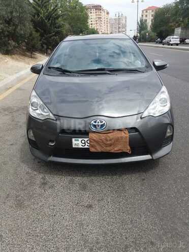 Toyota Prius C 2012, 160,000 km - 1.5 л - Bakı