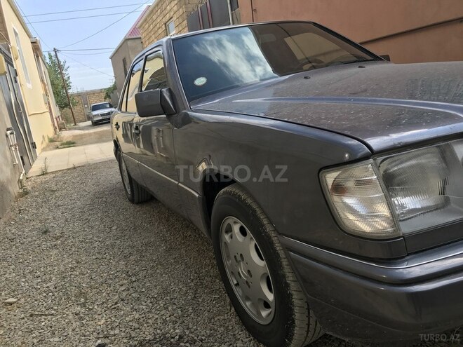 Mercedes E 220 1995, 336,077 km - 2.2 l - Bakı