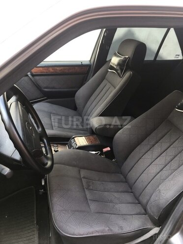 Mercedes E 220 1995, 336,077 km - 2.2 l - Bakı