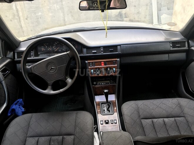 Mercedes E 220 1995, 336,077 km - 2.2 l - Bakı