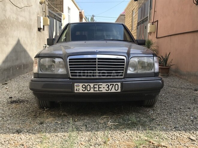 Mercedes E 220 1995, 336,077 km - 2.2 l - Bakı
