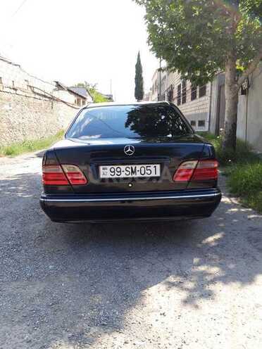 Mercedes E 240 1999, 200,000 km - 2.4 l - Gəncə