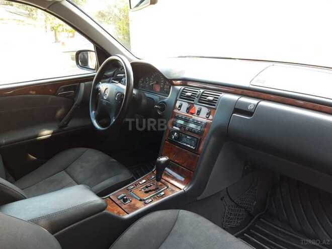 Mercedes E 240 1999, 200,000 km - 2.4 l - Gəncə