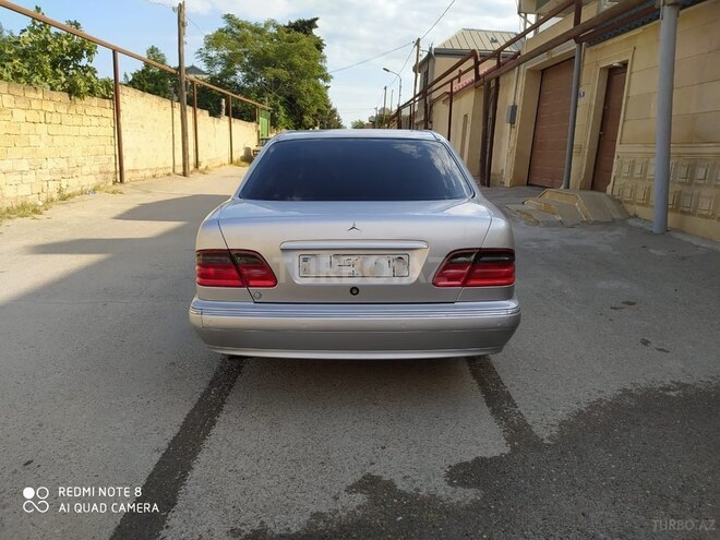 Mercedes E 240 2000, 250,000 km - 2.4 l - Bakı