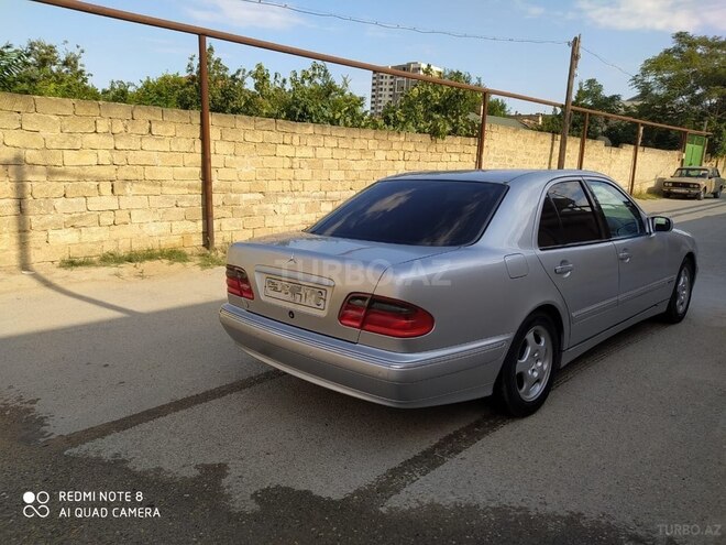 Mercedes E 240 2000, 250,000 km - 2.4 l - Bakı
