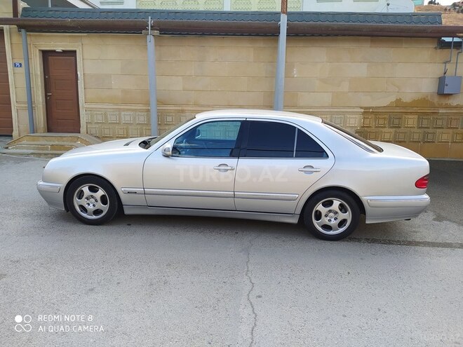 Mercedes E 240 2000, 250,000 km - 2.4 l - Bakı
