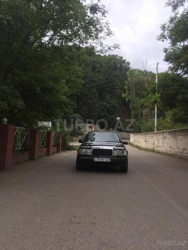 Mercedes E 200 1989, 326,000 km - 2.0 l - Quba