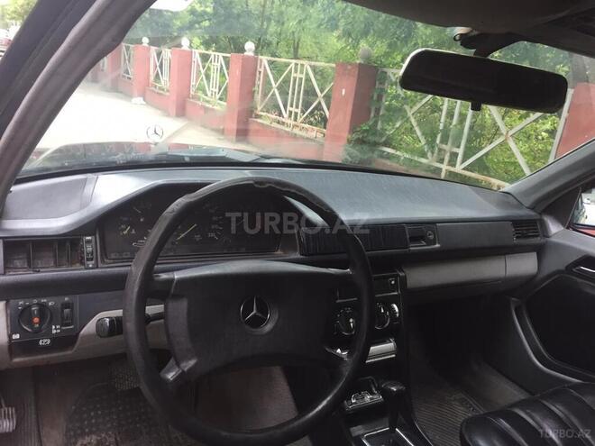 Mercedes E 200 1989, 326,000 km - 2.0 l - Quba