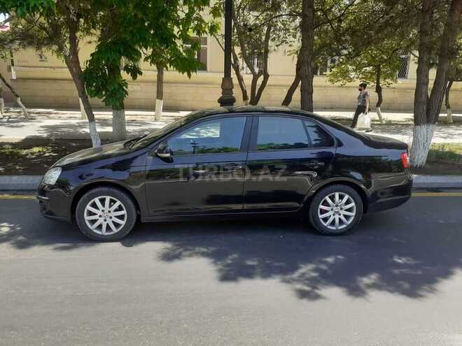 Volkswagen Jetta 2010, 211,222 km - 1.6 л - Bakı