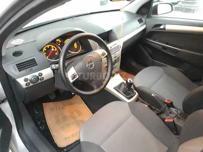 Opel Astra 2008, 318,000 km - 1.3 l - Qazax