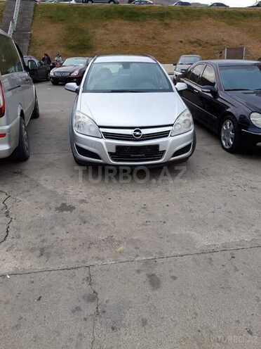 Opel Astra 2008, 318,000 km - 1.3 l - Qazax