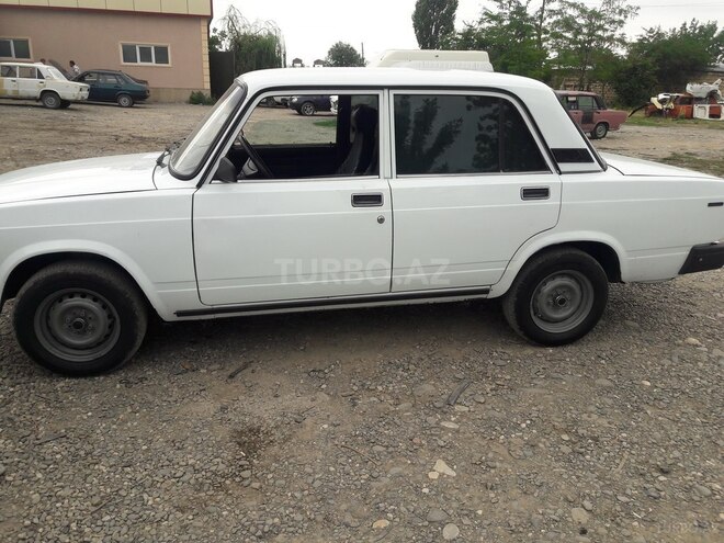LADA (VAZ) 2107 2003, 20,000 km - 1.6 l - Quba