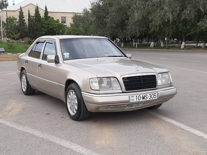 Mercedes E 200 1993, 310,500 km - 2.0 l - Sumqayıt