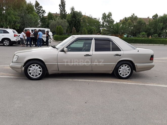 Mercedes E 200 1993, 310,500 km - 2.0 l - Sumqayıt