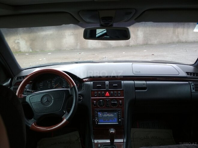 Mercedes E 280 1997, 401,000 km - 2.8 l - Bakı