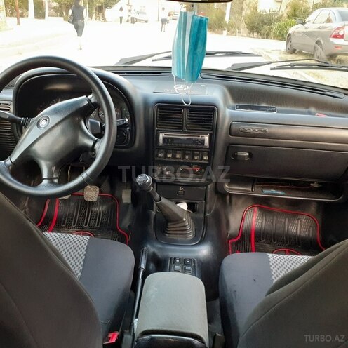 GAZ 31105 2004, 292,000 km - 2.3 l - Sumqayıt