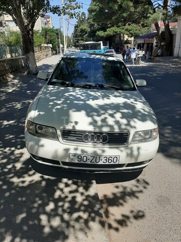 Audi A4 2001, 174,000 km - 1.5 l - Bakı