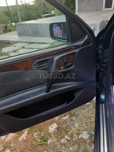 Mercedes E 230 1998, 398,645 km - 2.3 l - Qax