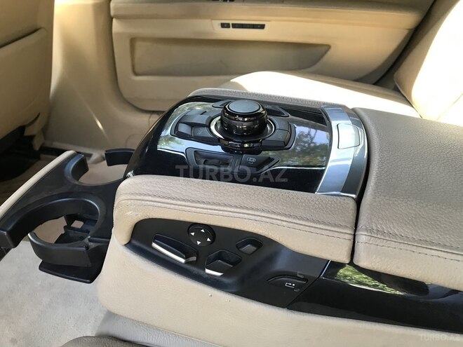 BMW 750 2009, 278,000 km - 4.4 л - Bakı