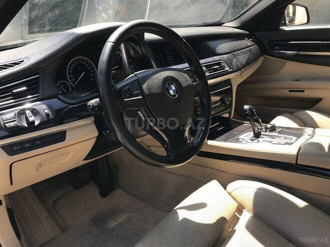 BMW 750 2009, 278,000 km - 4.4 л - Bakı