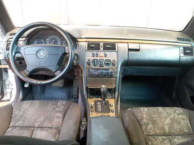 Mercedes E 230 1996, 412,000 km - 2.3 l - Bakı