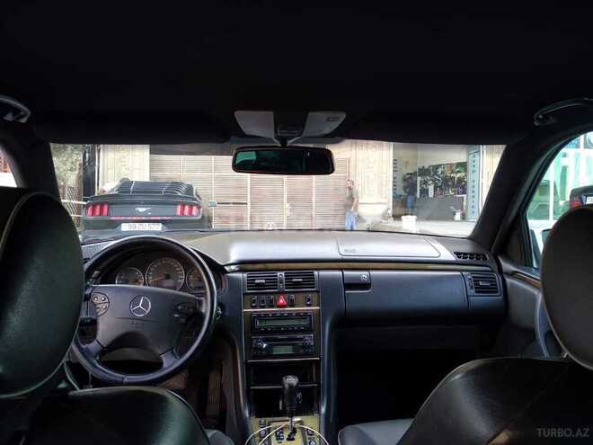 Mercedes E 220 1999, 365,000 km - 2.2 l - Bakı