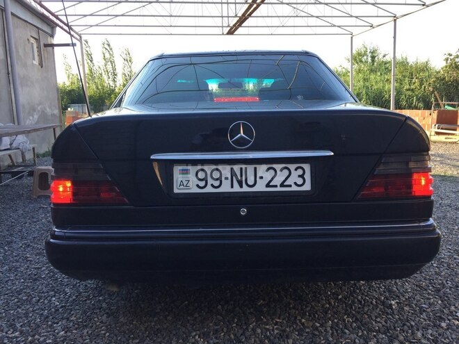Mercedes E 220 1994, 533,000 km - 2.2 l - Goranboy