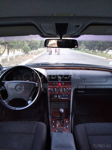 Mercedes C 240 1999, 256,172 km - 2.4 l - Sumqayıt