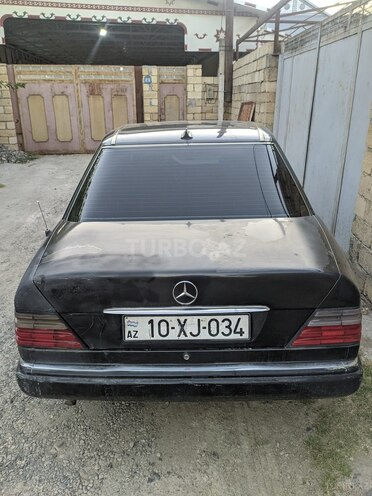Mercedes E 200 1992, 230,000 km - 2.0 l - Saatlı