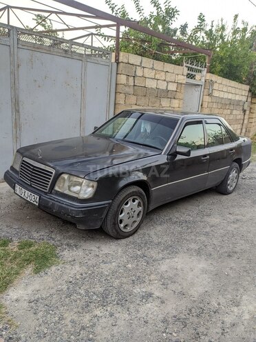 Mercedes E 200 1992, 230,000 km - 2.0 l - Saatlı