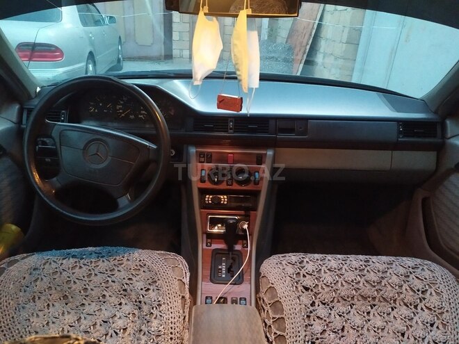 Mercedes E 200 1992, 230,000 km - 2.0 l - Saatlı