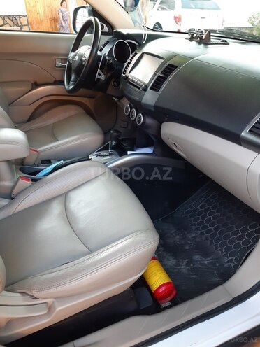 Mitsubishi Outlander 2008, 253,000 km - 3.0 l - Gəncə