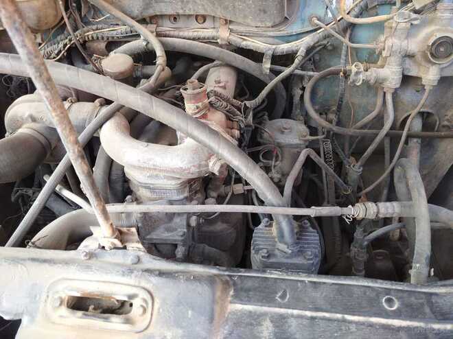ZIL 5301 1998, 300,000 km - 4.0 л - Salyan