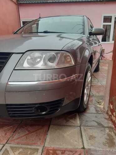 Volkswagen Passat 2003, 285,000 km - 1.8 l - Bakı