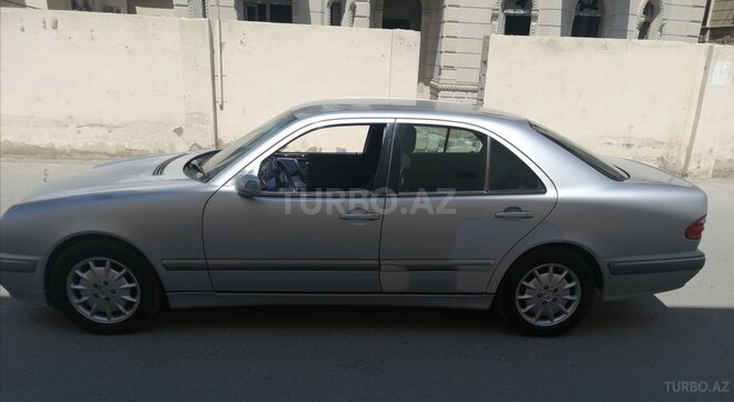 Mercedes E 240 2000, 158,777 km - 2.4 л - Bakı