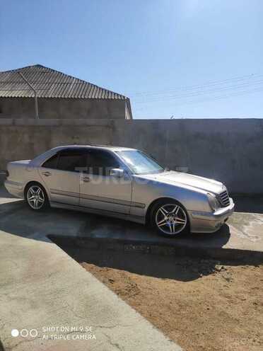 Mercedes E 270 2001, 262,000 km - 2.7 l - Bakı