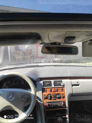 Mercedes E 270 2001, 262,000 km - 2.7 l - Bakı