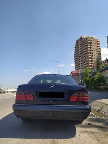 Mercedes E 200 1997, 201,321 km - 2.0 l - Bakı
