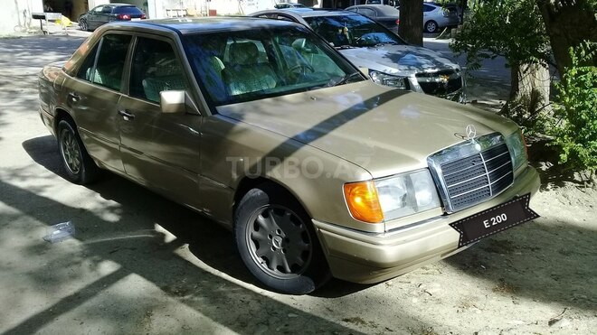 Mercedes E 200 1986, 369,000 km - 2.0 l - Bakı