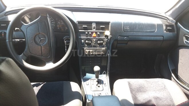 Mercedes C 220 1998, 270,000 km - 2.2 л - Sabirabad