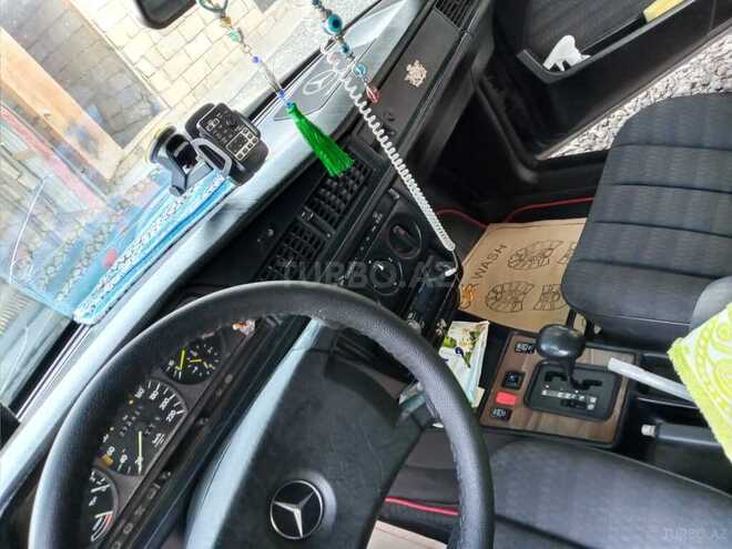 Mercedes 190 1989, 200,000 km - 2.0 l - Biləsuvar