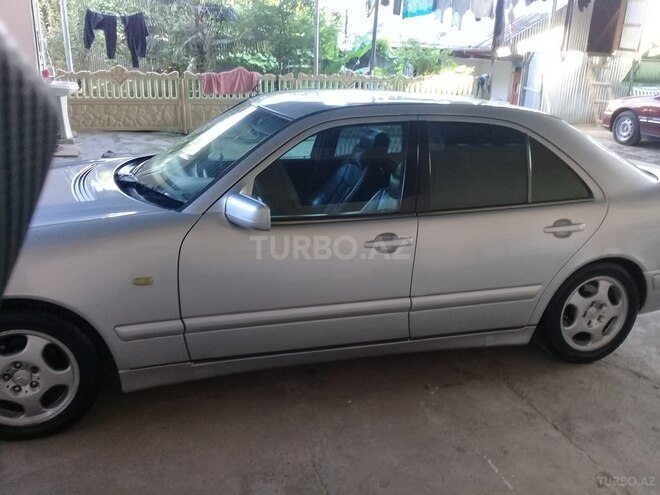 Mercedes E 200 1996, 210,555 km - 2.0 l - Yevlax