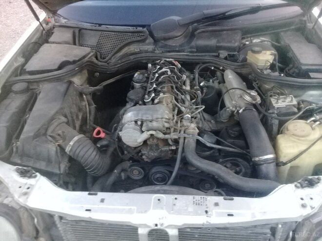 Mercedes E 220 1998, 300,526 km - 2.2 l - Ağstafa
